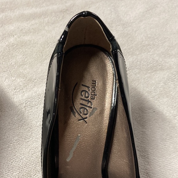 Moda Reflex Black Patent Leather Round Toe Rubber Sole Pumps Size 9 - Picture 10 of 12